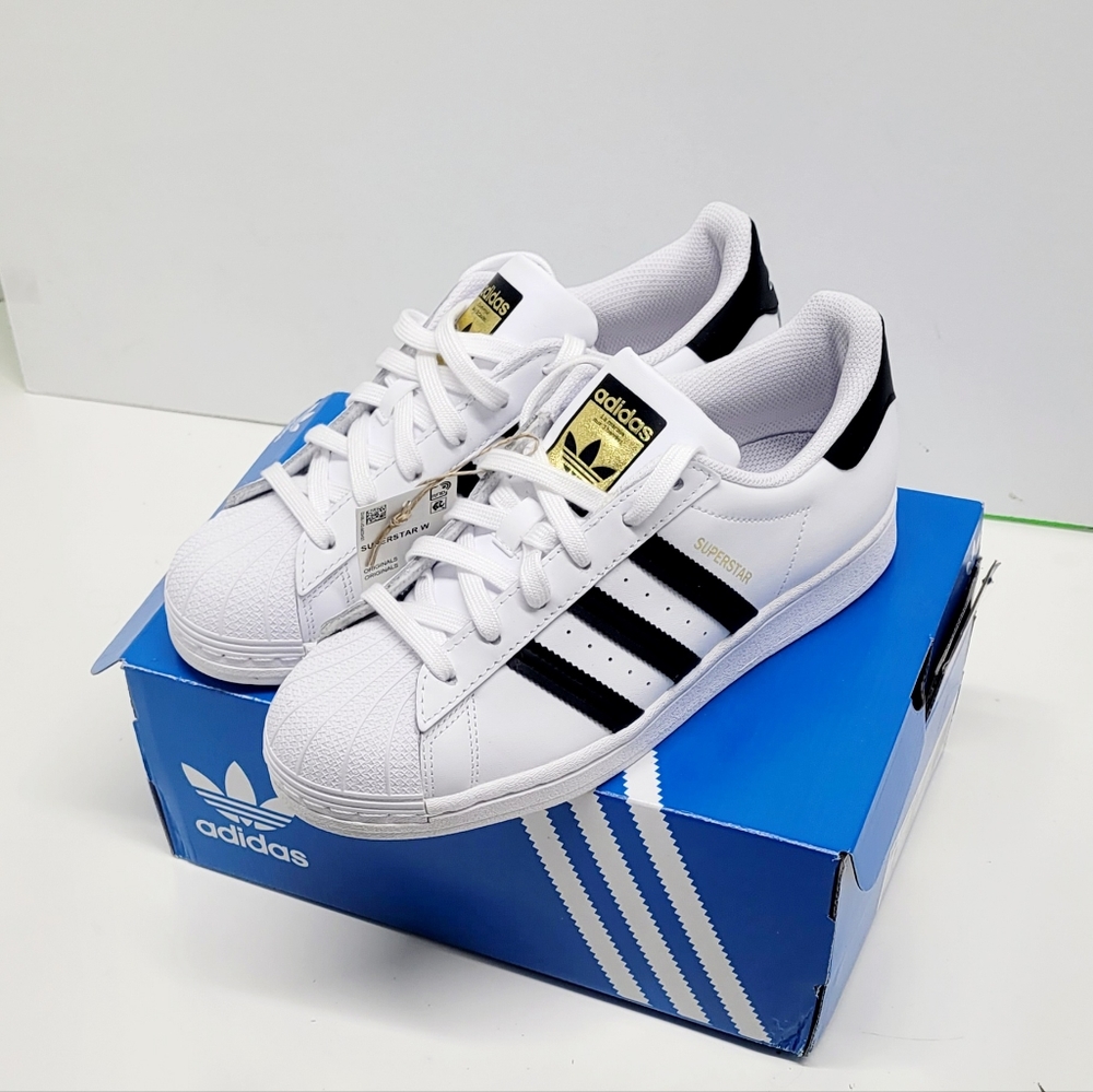 Adidas Superstar size 7